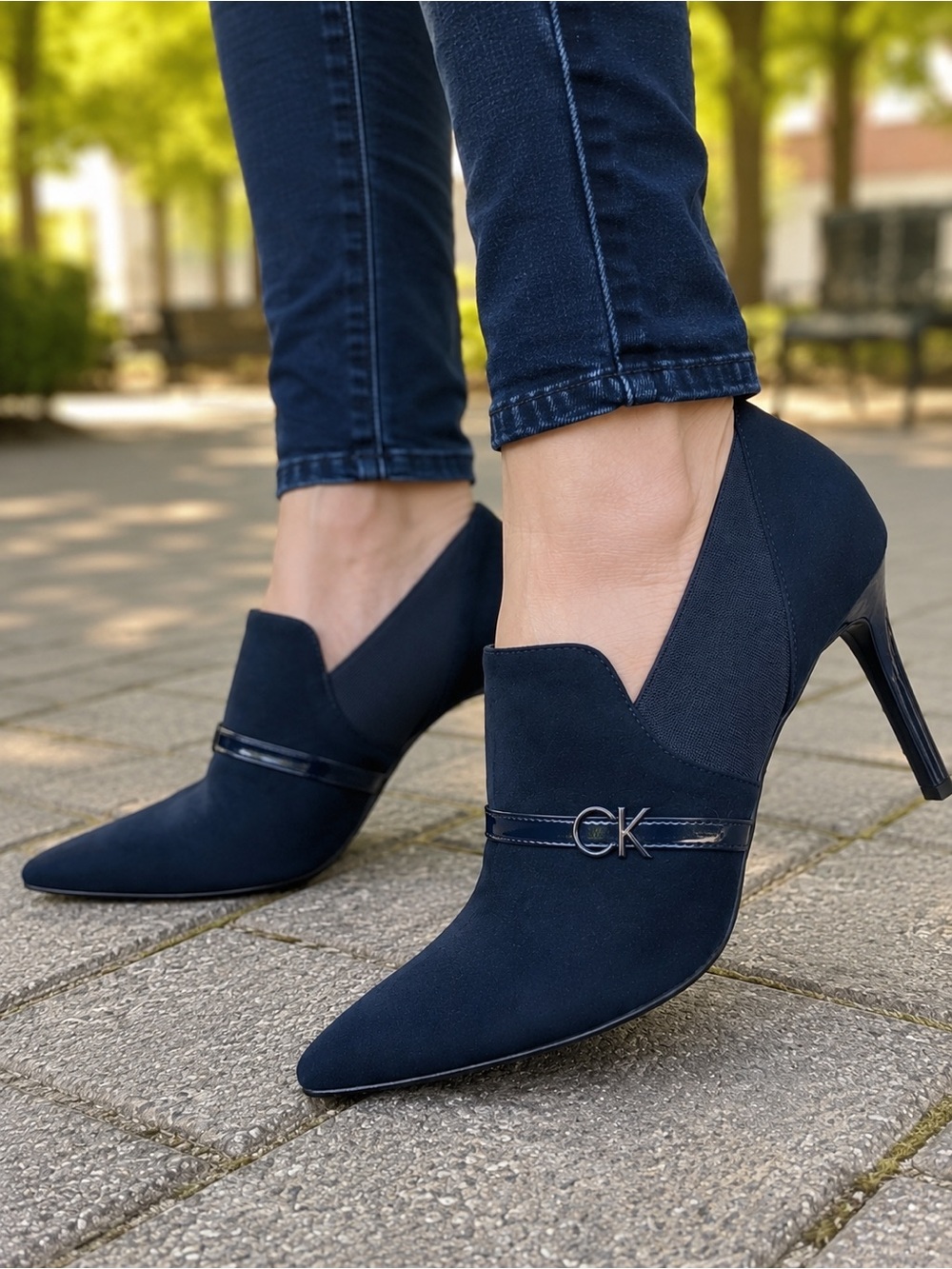 Calvin Klein Jaclyn Navy Suede Pointed Toe Heeled Booties Women's Size 8